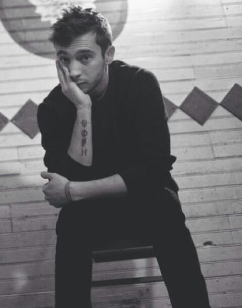 Tyler Joseph | he's like a puppy how could you not love him??? Music Lyric Tattoos, Tyler Y Josh, Tattoo Music, Lyrics Tattoo, Clique Art, The Clique, Tyler And Josh, 21 Pilots, Musica Rock