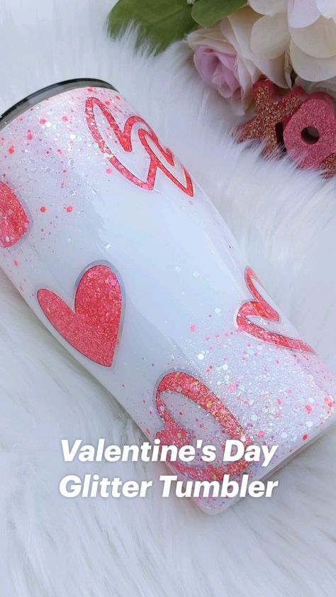 Valentines Day Tumbler Ideas, Epoxy Cups Ideas, Valentines Cups, Epoxy Tumbler Ideas, Glitter Tumbler Ideas, Valentines Tumbler, Yeti Cup Designs, Valentine Tumbler, Tumbler Inspiration