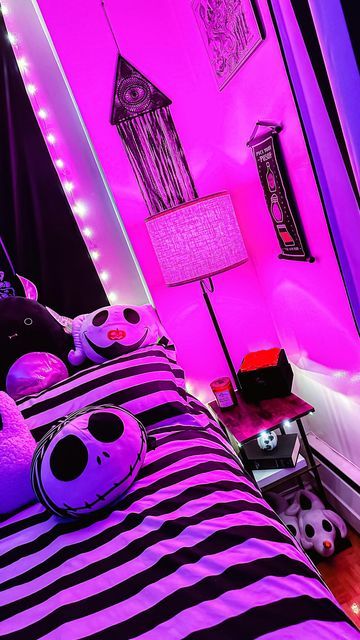 The Nightmare Before Christmas Bedroom, Nightmare Before Christmas Bedroom Ideas, Nightmare Before Christmas Room Decor, Nightmare Before Christmas Room, Nightmare Before Christmas Bedroom, Tim Burton Decor, Room Ideas For Couples, Halloween Bedroom Decor, Nightmare Before Christmas Decorations