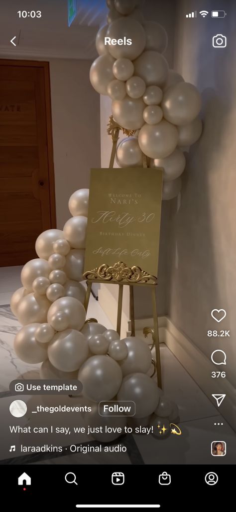 Pearl Photo Backdrop, Pearls And Prosecco Backdrop, Pretty Bridal Shower Ideas, Pearls And Prosecco Centerpieces, Pearls And Processo Theme, Pearl Theme Bridal Shower Ideas, Pearls Bridal Shower Theme, Pearl Bridal Shower Theme, Pearls And Prosecco Theme