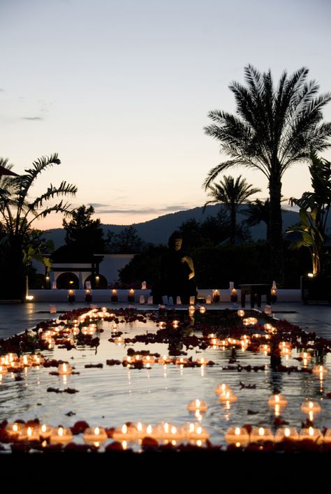 . Candles In Pool Floating, Pool With Candles, Candles Around Pool, Pool Wedding Decorations Floating Lights, Floating Candles In Pool Wedding, Floating Candles Pool Wedding, Pool Candles Wedding, Floating Lights In Pool, Floating Candles In Pool