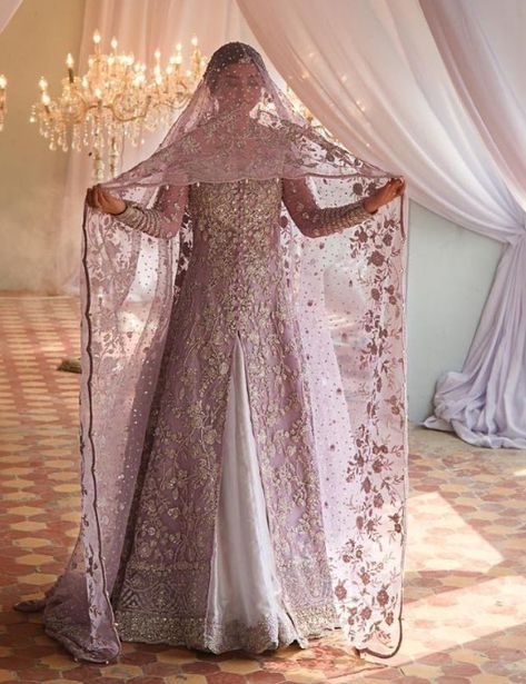 Brocade Sharara, Pakistani Party Wear Dresses, Walima Dress, Violet Wedding, Shadi Dresses, Purple Wedding Dress, Modest Evening Dress, Desi Wedding Dresses, Nikkah Dress