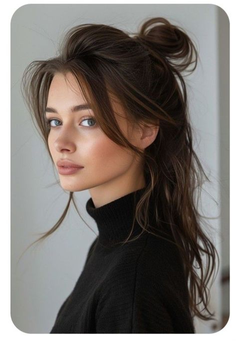 European Hairstyles Women Medium, Model Hairstyles, Hairstyles Design, Medium Length Hair With Layers, Penteado Cabelo Curto, Spring Hairstyles, Medium Length Hair Cuts, Hairstyles Haircuts, Layered Hair