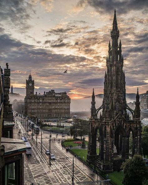 Most Beautiful Places In Europe, Scotland Moodboard, Glasgow Scotland Aesthetic, Edinburgh Scotland Aesthetic, Edinburgh Trip, Scottish Architecture, Edinburgh Aesthetic, Scotland Aesthetic, Scotland Photography