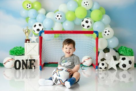 Soccer Photography Backdrop Balloon Garland, Arch, White, Black, Futbol, Football, Goalie, Sports, Athlete, Game, Team Birthday Cake Smash - Etsy Brasil Sports Smash Cake, Backdrop Balloon Garland, Backdrop Balloon, Soccer Photography, Garland Arch, Birthday Cake Smash, Balloon Garland, Photography Backdrop, Cake Smash