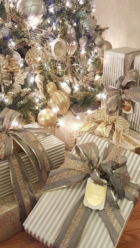 Holiday gift wrap Silver and gold Gold Gift Wrapping Ideas, Expensive Gifts For Women, Jute Wrapping, Expensive Gift Ideas, Boujee Christmas, Gift Wrapping Ideas Christmas, Couple Date Ideas, Creative Christmas Decorations, Wrapping Ideas Christmas