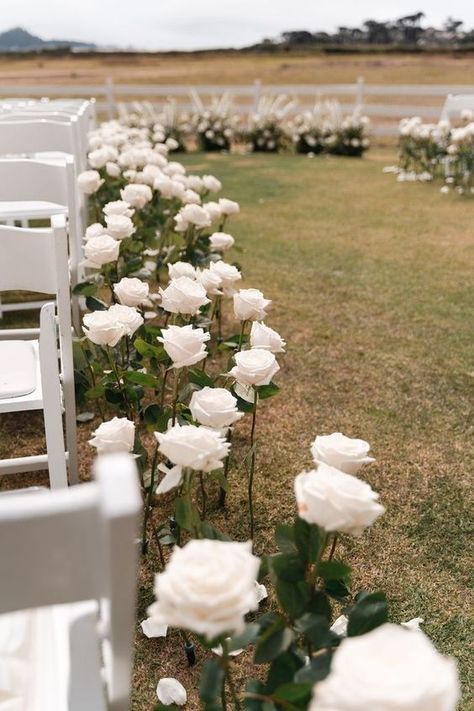 Rose Lined Aisle, Olive Green Weddings, Wedding Isles, White Roses Wedding, Aisle Flowers, U 20, Wedding Aisle Decorations, Wedding Look, Ceremony Flowers