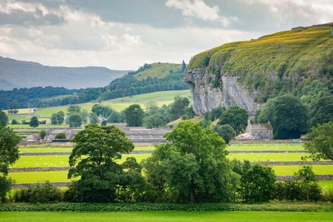 Welcome to Grassington : Yorkshire Dales National Park Yorkshire Dales National Park, Genius Loci, Scottish Islands, Vacation Memories, British Countryside, Yorkshire Dales, British Isles, Cool Walls, Nature Pictures