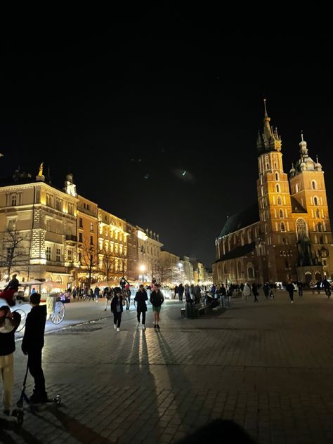 Poland Dark Aesthetic, Night Lamp Aesthetic, Krakow Aesthetic, Polish Aesthetic, Poland Culture, Lamp Aesthetic, Travel Poland, Poland Food, Poland Fashion