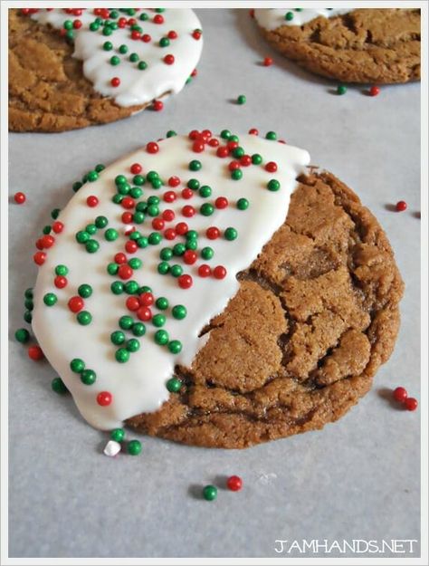 Spicy Gingerbread Cookies, Gingerbread Chocolate, Spicy Gingerbread, Chewy Gingerbread Cookies, White Almond Bark, Chocolate Gingerbread, Gingerbread Cookies Decorated, Cookies Halloween, Cookies Gingerbread