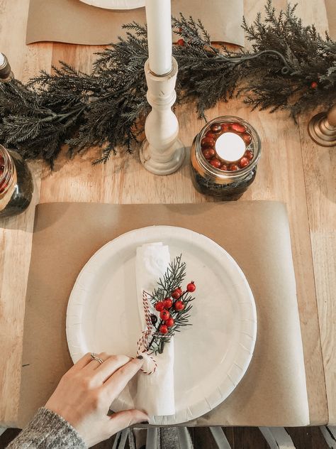 Brown Paper Dinner Table, Brown Paper Christmas Table Setting, Brown Paper Table Runner Christmas, Kraft Paper Table Runner Christmas, Unique Tablescapes, Christmas Brown Paper Banner, Christmas Tablecloth, Table Decorating, Paper Table