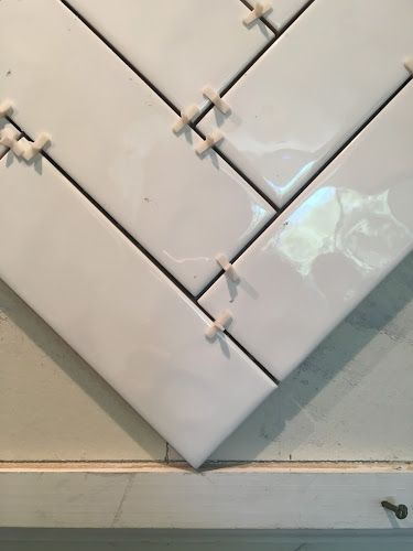 How To Install Herringbone Backsplash, White Subway Herringbone Backsplash, Herringbone Bathroom Backsplash, Herringbone Vanity Backsplash, 3x12 Herringbone Backsplash, Subway Herringbone Backsplash, Subway Tile In Herringbone Pattern, Harringbone Tile, Chevron Backsplash Kitchen