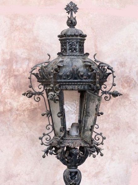 Gothic Lantern Drawing, Lantern Antique, Gothic Lamp, Lantern Tattoo, Old Lanterns, Architecture Drawing Art, The Theater, Street Lights, Lantern Lamp