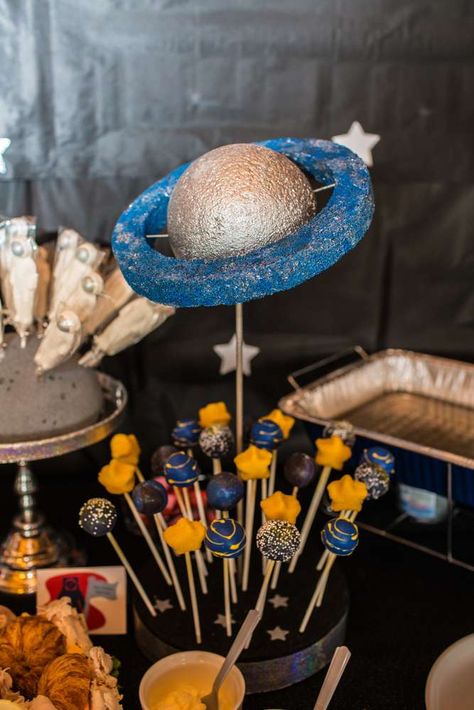 Astronauts / Space Birthday Party Ideas | Photo 1 of 28 | Catch My Party Astronaut Dessert Table, Space Birthday Food, Space Party Food Ideas, Space Birthday Party Food, Space Birthday Party Ideas, Space Party Food, Space Snacks, Astronaut Food, Outer Space Party