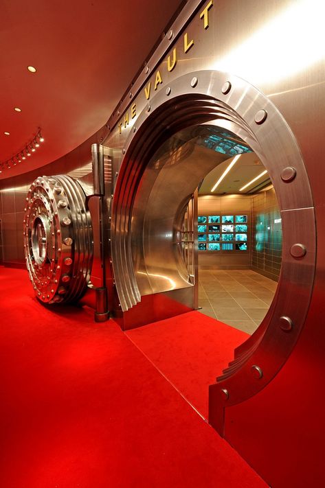 Coca Cola Museum, Coca Cola Recipes, Coca Cola Atlanta, Cola Recipe, Gold Vault, World Of Coca Cola, Safe Vault, Vault Doors, Homeschool History