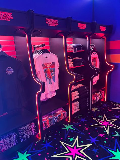 #strangerthings #arcade Stranger Things Arcade, Bar Arcade, 80's Aesthetic, Security Breach, Bloxburg House Ideas, Bloxburg House, Stranger Things, Mood Board, House Ideas