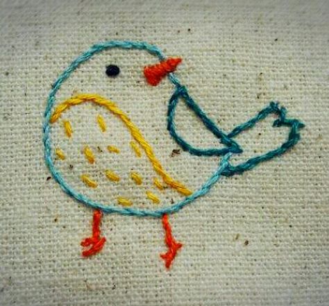 Small Bird Embroidery, Bird Embroidery Simple, Embroidered Animals Simple, Embroidery Birds Simple, Diy Embroidery Floss Tassel, Embroidery Birds, Hand Embroidery Letters, Embroidery Bird, Bird Embroidery Pattern