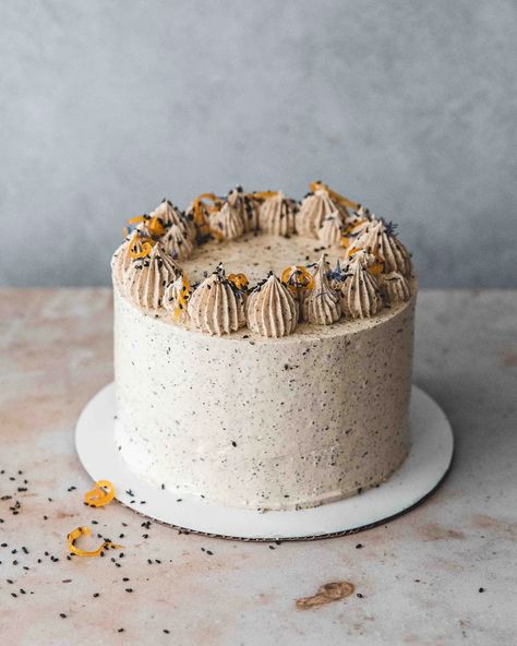 Lemon and Black Sesame Layer Cake - by Edd Kimber Black Sesame Cake, Black Sesame Dessert, Sesame Cake, Genoise Cake, Edd Kimber, Lemon Poppyseed, Black Sesame, Chiffon Cake, Angel Food Cake