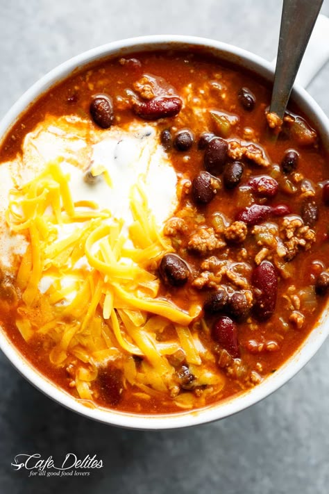 A bowl of chili #cafedelites #chilirecipe #chili Jalapeño Chili, Pork Chili Recipe, Chili With Beans, Homemade Chili Recipe, Jalapeno Chili, Ground Beef Chili, Beef Chili Recipe, Jalapeño Peppers, Chili Recipe Turkey