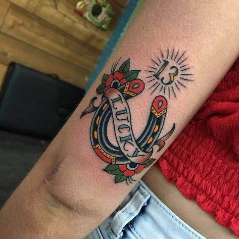 Traditional Horseshoe Tattoo, Traditional Tattoo Outline, Horseshoe Tattoo, Lucky Tattoo, Luck Tattoo, Horse Shoe Tattoo, Cowgirl Tattoos, Cowboy Tattoos, Traditional Tattoo Inspiration