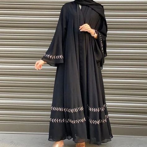 Modern Abaya Black, Black Abaya Designs Simple, Abaya Designs Latest Black, Abaya Fashion Black, Hijabi Dubai, Black Abaya Designs, Simple Abaya, Abaya Collection, Abaya Designs Latest