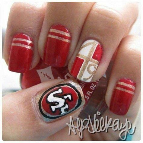 49ers Nails, Sports Nail Art, Nfl Nails, Football Nail Designs, Football Nail Art, Sports Nails, Football Nails, Gold And Red, Creative Nails