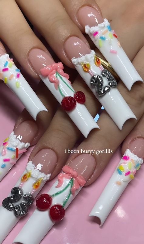 20th Birthday Nails Ideas, Almond Nails French Tips, Red Nails Halloween, Black Nails Simple, Junk Nails Bling, Pink Nails Fall, Gel Nails Almond, Sqaure Nails, Xl Nails