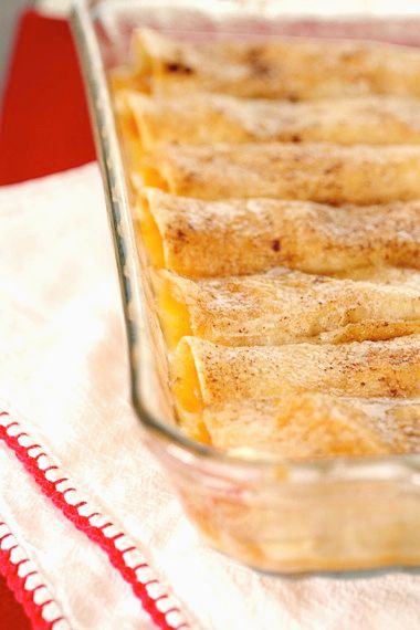 Casseroles Recipes, Fabulous Desserts, Yummy Deserts, Cake Mug, Peach Desserts, Cook Recipes, Peach Recipe, Cobbler Recipes, Sweetie Pie