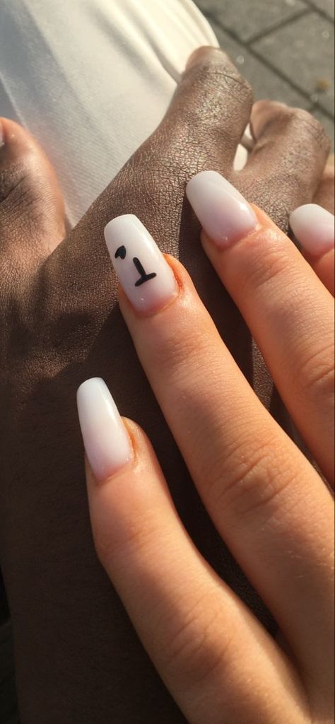 Cute Short Square Nails With Initial, Trendy Nails With Initial, Nails With Initial T On Them, Cute Acrylic Nails With Boyfriend Initials, Acrylic Nails With A T Initial, Nail For Boyfriend, Nails With An Initial Short, Nails That Boyfriends Like, Nail Design With Boyfriend Initial