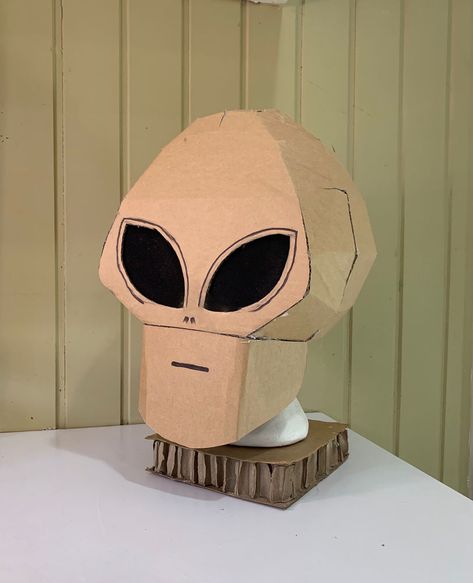 Kids Alien Costume, Diy Alien Costume, Space Party Favors, Alien Mask, Skull Template, Halloween Costumes Diy Couples, Cardboard Mask, Alien Halloween, Easy Diy Costumes