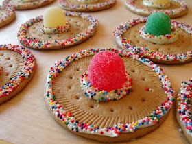 Sombrero Cookies, Fiesta Party Food, Mexico Party, Recipes Pictures, Mexican Birthday Parties, Mexican Party Decorations, Mexican Fiesta Party, Fiesta Birthday Party, Mexican Birthday