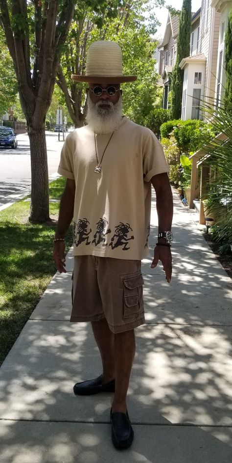 Jamaican Men Fashion, Reggae Outfit For Men, Olds Cool Rasta Style, Carribean Style, Afro Carribean, Rasta Clothes Men, Rasta Lifestyle, Cool Runnings, Clothes Business