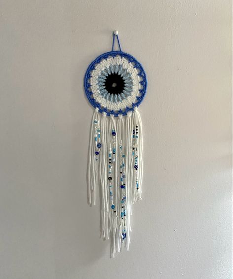 Crochet Evil Eye Blanket Pattern, Crochet Evil Eye Dream Catcher, Evil Eye Room Decor Aesthetic, Evil Eye Dreamcatcher, Crochet With Beads Projects, Crochet Things For Room, Crochet Evil Eye Car Hanging, Easy Crochet Room Decor, Crochet For Room Decor