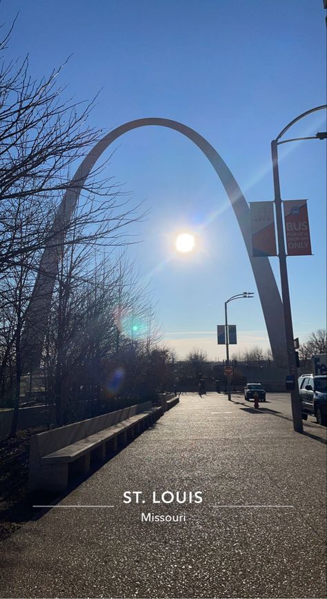 Missouri Aesthetic, St Louis Union Station, Saint Louis Arch, Gateway Arch, Usa States, Union Station, St Louis Missouri, City Aesthetic, Travel Aesthetic