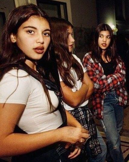 50 Unrecognizable Photos of the Kardashians  - Cosmopolitan.com Young Kim Kardashian, Looks Hip Hop, Estilo Kardashian, Kim And Kourtney, Kardashian Family, 90s Fashion Outfits, Kim K, Kardashian Style, Kardashian Jenner