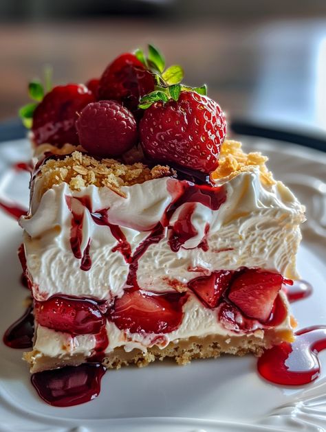 Strawberry Cheesecake Lasagna, Cheesecake Lasagna, 100 Cupcakes, Food Art Ideas, Lasagna Ingredients, Strawberry Preserves, Vanilla Pudding Mix, Awesome Food, Whipping Cream