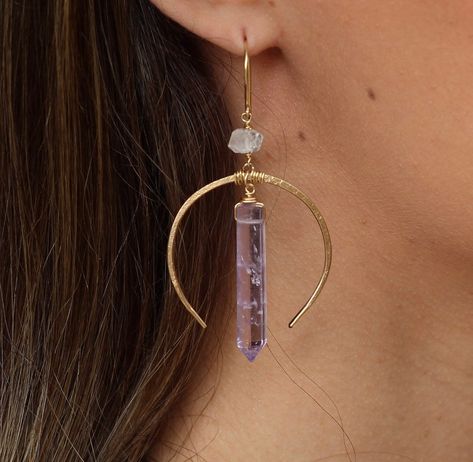 Drop Crystal Earrings, Moon Wire Earrings, Wire Wrap Hoop Earrings, Crystal Wire Earrings, Wire Wrapped Hoop Earrings, Quartz Jewelry Diy, Crystal Earrings Aesthetic, Wire Crystal Jewelry, Diy Metal Earrings