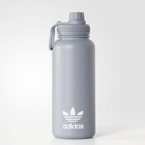 adidas 32 oz. Stainless Steel Water Bottle Copo Starbucks, Curtains Hooks, Gift Instagram, Gym Water Bottle, Gym Bottle, Cute Water Bottles, Drinking Fountain, Food Storage Boxes, Drink Bottle