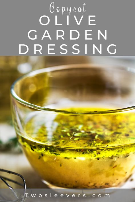 Olive Garden Italian Dressing Recipe, Garden Salad Dressing, Olive Garden Dressing, Olive Garden Salad Dressing, Olive Garden Salad, Olive Garden Recipes, Homemade Italian Dressing, Italian Dressing Mix, Recipe Italian