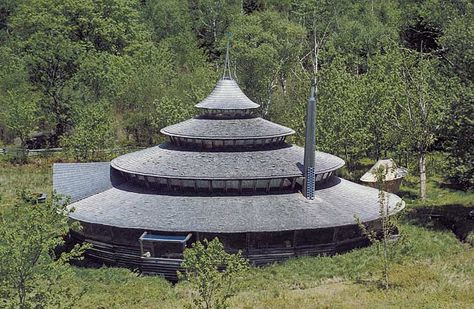 Castle Yurt!! Wooden Yurts, Yurt Interior, Yurt Home, Yurt Living, Glass Fishing Floats, Dome House, Design Rules, Unique Buildings, Organic Architecture