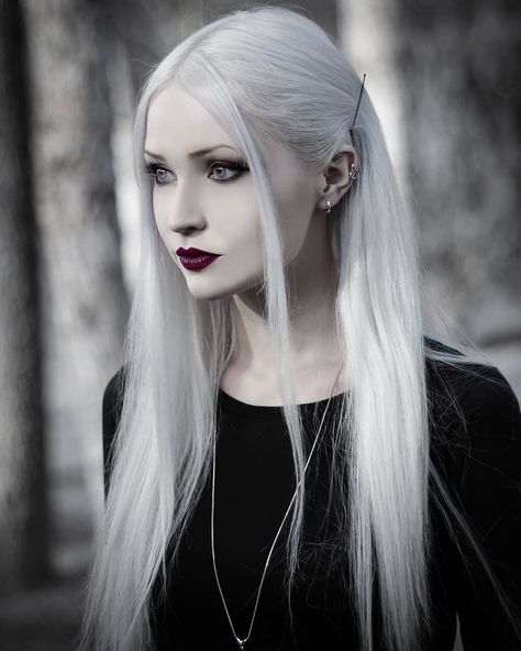 Anastasia Model, Fete Emo, Blonde Goth, Gothic Women, Goth Model, Gothic Girl, Gothic Models, Platinum Hair, Goth Women