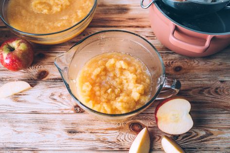 Canning Applesauce Preserve Apples, Canning Applesauce, Canned Applesauce, Canning Apples, Water Bath Canning Recipes, How To Make Applesauce, Canning Recipe, Apple Jam, Water Bath Canning