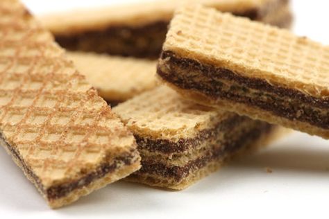 Wafer Biscuits Wafer Cookie Recipe, Wafers Recipe, Pumpkin Deviled Eggs, Double Chocolate Cheesecake, Dark Chocolate Benefits, Chocolate Wafer Cookies, Clam Recipes, Wafer Cookies, Chocolate Day