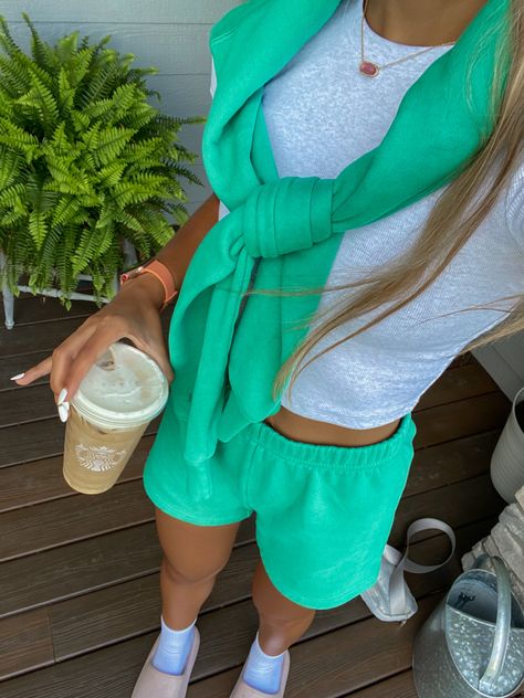 Class College Outfits, College Class Outfits Summer Casual, Naples Florida Outfits, Scream Aesthetic, Coastal Granddaughter Style, Coastal Granddaughter Outfits, Class Outfits, College Class, Cute Workout Outfits