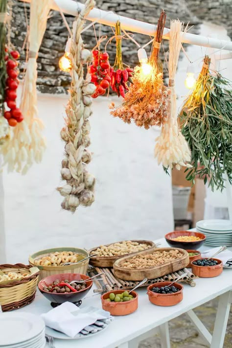 Food Bar Ideas, Buffet Setup, Wedding Food Bars, Italian Buffet, Rustic Buffet, Italian Dinner Party, Italian Party, Italian Bar, Destination Wedding Ideas