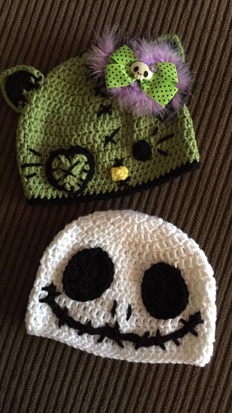 Zombie Crochet Hat, Hello Kitty Balaclava, Crochet Halloween Accessories, Crochet Beanie Designs, Hello Kitty Hat Crochet, Hello Kitty Crochet Hat, Crochet For Halloween, Kitty Crochet Hat, Hello Kitty Zombie