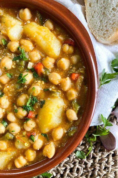 The Best Garbanzo Bean Stew of your Life | Spanish Potaje de Garbanzos Crockpot Garbanzo Beans, Crockpot Garbanzo Bean Recipes, Bean Dinner Ideas, Garbanzo Bean Stew, Bean Dinner, Spanish Beans, Garbonzo Beans, Garbanzo Bean Recipes, Chicken Chile