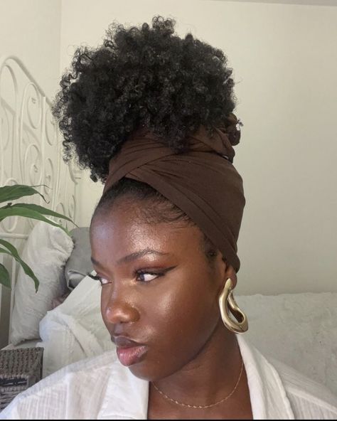 Headwrap Hairstyles, Hair Wrap Scarf, Hair Scarf Styles, Brown Skin Makeup, Character Board, Instagram Autumn, Pelo Afro, Natural Curls Hairstyles, Natural Hair Styles Easy