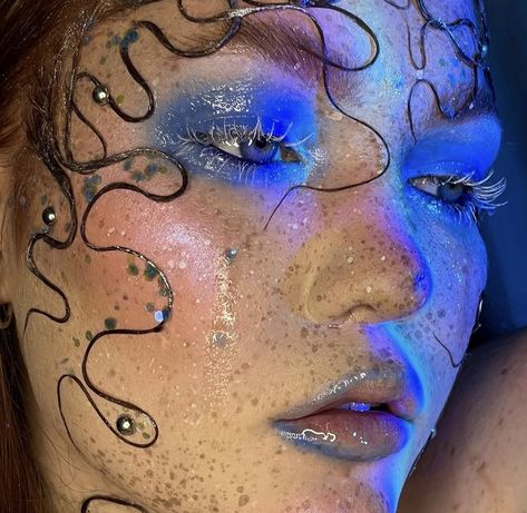 Sea Inspired Makeup, Jellyfish Inspired Makeup, Water Nymph Makeup, Siren Make Up, Water Fairy Makeup, Water Makeup Look, Water Inspired Makeup, Siren Makeup Mermaid, Octopus Makeup