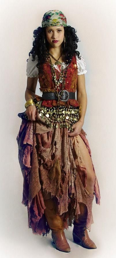 Fortune Teller Costume, Fest Outfits, Mode Hippie, Hallowen Costume, Diy Kostüm, Pirate Costume, Old Fashion, Costume Shop, Fashion Costume